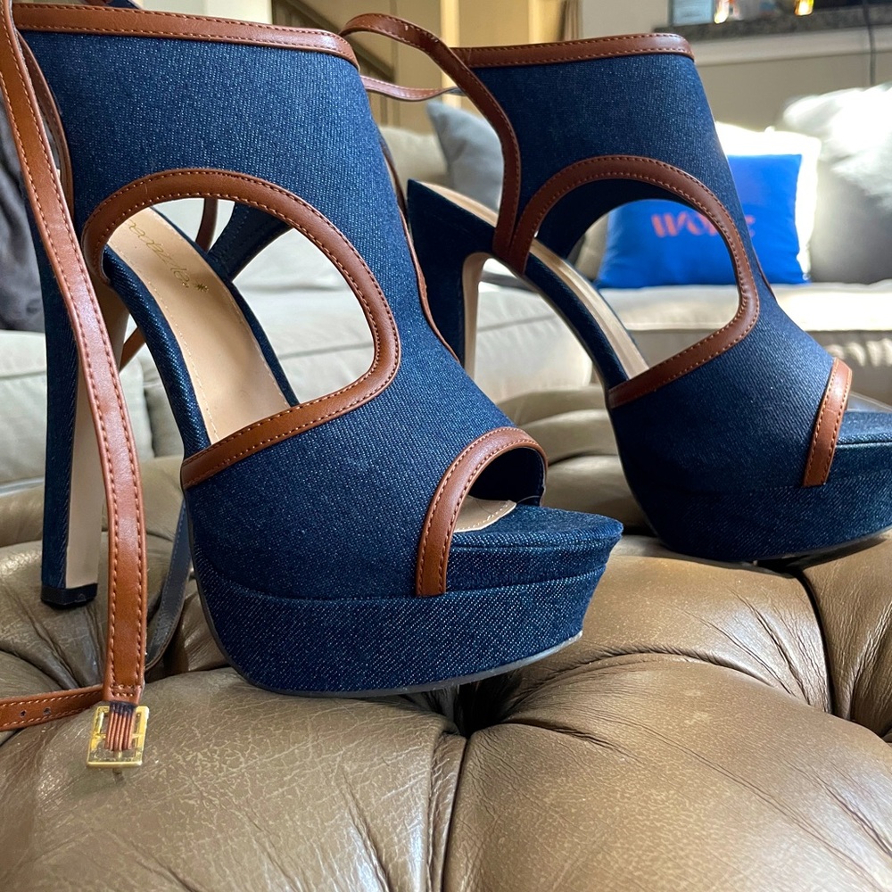Shoe Dazzle 4” - 5” high heel